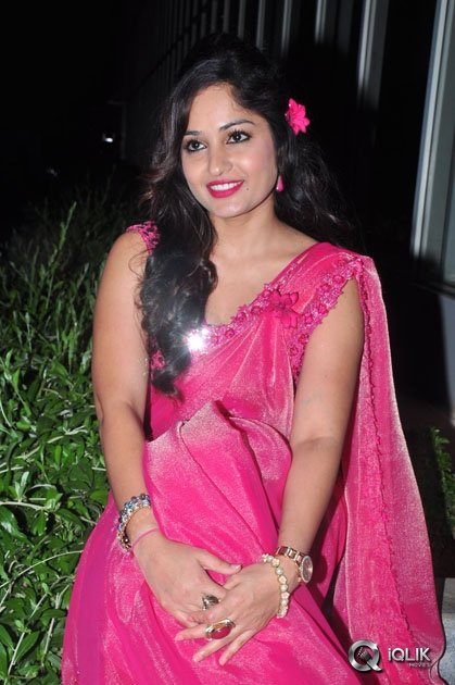 Madhavi-Latha-at-Mosagallaku-Mosagadu-Movie-Audio-Launch